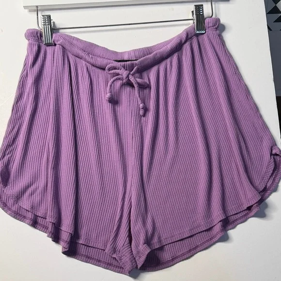 Liz & Sara Ribbed Knit short set - Picture 2 of 9